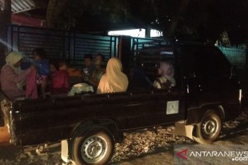 Warga pesisir laut selatan bertahan di dataran tinggi meski peringatan tsunami berakhir