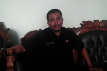 Ribuan warga Pantai Wanasalam Lebak lari ke perbukitan