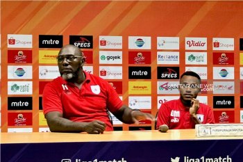 Pelatih Persipura minta pemainnya lupakan kekalahan dari Persebaya