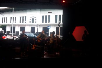 Menembus lorong waktu lewat Ary Juliyant &amp; The Badjigur Bluegrass