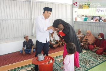 Aristan bakal calon wali kota Palu beri sembako bagi korban gempa