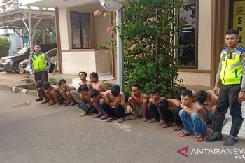Polisi ciduk belasan preman