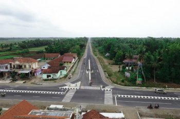 Menteri PUPR:  Jalan jalur pantai selatan Jawa ditingkatkan kemantapannya