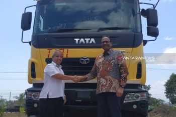 PT TTL Tonasa terima 10 unit truk Tata Motors