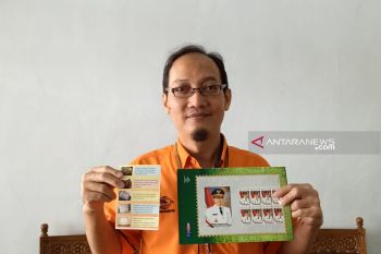 Ada prangko yang dapat memuat foto pribadi di Kantor Pos Padang