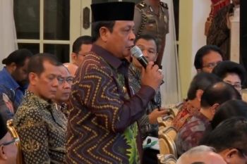 Di hadapan presiden Paman Birin sampaikan solusi atasi Karhutla
