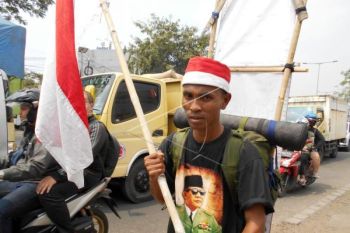 Jalan kaki keliling Indonesia