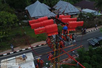 Tim PDKB, pejuang bertaruh nyawa demi listrik tanpa padam