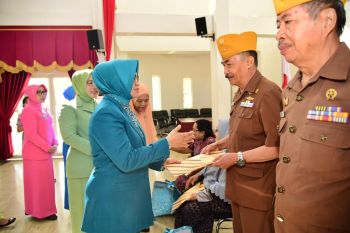 PKK Sulsel berikan piagam penghargaan kepada para Pahlawan