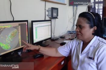 Tropis Lekima picu gelombang tinggi di NTT
