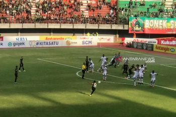 Persebaya vs Madura United skor imbang 1-1 di babak pertama