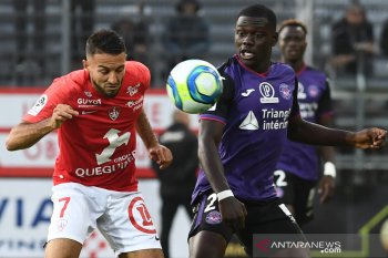 Gol telat membatalkan kemenangan tim promosi Brest di pekan pembuka