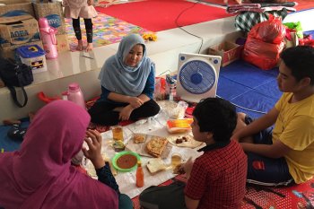 Pencari suaka di Kalideres berharap dapat daging kurban