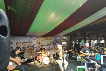 Grup Wali berkurban sambil hibur warga Kademangan