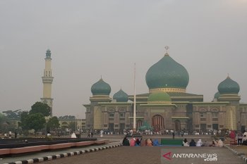 Waduh, Kota Pekanbaru berselimut asap Karhutla saat Idul Adha