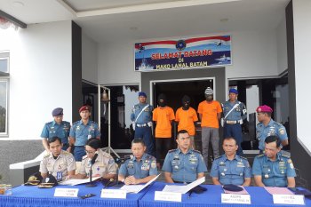 F1QR Koarmada I menggagalkan penyelundupan bayi lobster Rp13,8 miliar