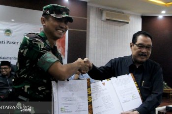 Bupati Paser tandatangani MoU pengurangan  sampah plastik