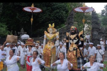 Upacara di Pura Alas Kedaton