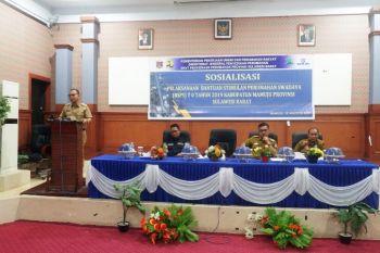 Ratusan kepala keluarga  di Mamuju terima BSPS