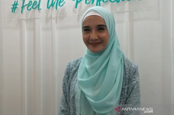 Zaskia Sungkar perkenalkan koleksi busana "Imperial Reverie" edisi Lebaran