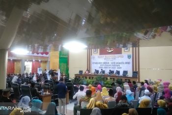 Wali kota Padang Panjang ajak anggota dewan bersama-sama sering hadir di tengah masyarakat