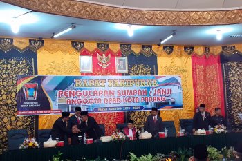 Cuma Gerindra yang belum berikan surat penunjukan pimpinan DPRD Padang