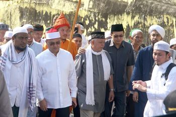 Warga Mentok gelar tradisi Ziarah Kute Seribu