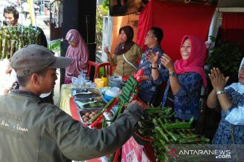 Lebaran lalampa di Parigi