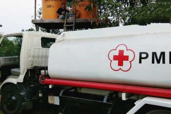 PMI Kotim pasok air bersih ke desa dilanda kekeringan