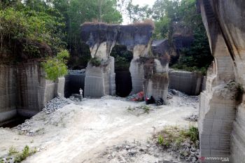 Penambangan Batu Kumbung