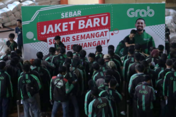 GrabBike sebar semangat perjuangan dengan bagikan jaket baru