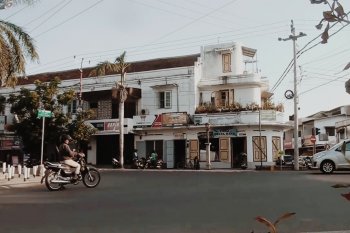 Simpang Lima Kota Tua Ampenan