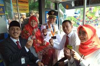 Trans Padang resmi gunakan sistem Non tunai