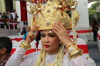 Istri Menhan menang lomba busana : ini "surprise"
