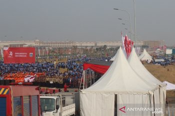 Anies Irup upacara di Pulau Reklamasi, puluhan PNS cuma duduk-duduk saja