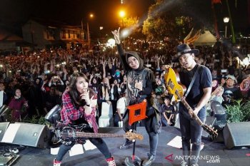 Penampilan band Kotak tutup Jakarta Muharram Festival