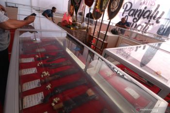 Pameran tosan aji dan keris