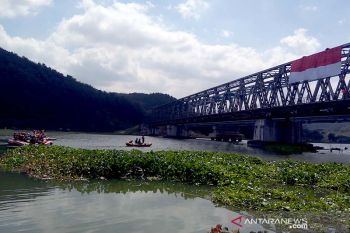 Pengda FAJI Jateng gelar upacara HUT RI di Sungai Serayu