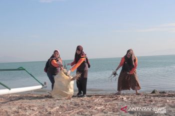 Stasiun Karantina Ikan ajak masyarakat intensifkan aksi bersih pantai
