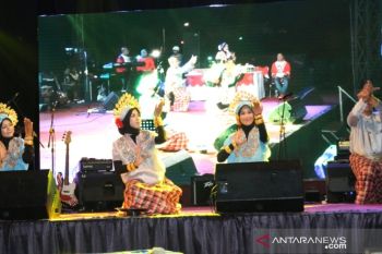 SMN Sulsel persembahkan tarian Padupa di malam peringatan HUT Kemerdekaan RI