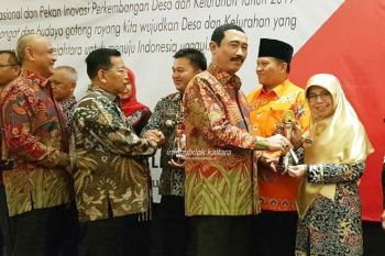 Gubernur Kaltara Terima Penghargaan Upakarya Wanua Nugraha