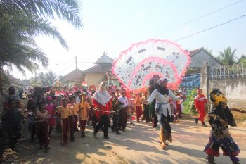 Siswa sekolah di Lampung Timur masih rayakan HUT Kemerdekaan