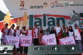 Antam beri bantuan dana pendidikan 120 pelajar
