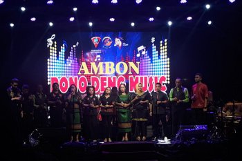 Musik dan tarian mewarnai pentas "Ambon Pono deng Musisi"