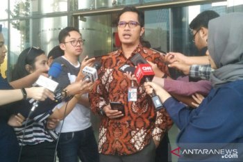 KPK sita dokumen dari rumah pengusaha bauksit