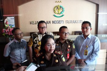 Jadi tersangka, jaksa Satriawan mangkir kerja