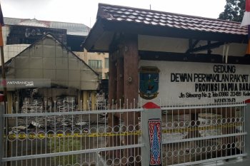 Kapolri, Panglima TNI, dan Menkopolhukam ke Manokwari