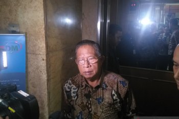 Menurut Menko Darmin, bunga kredit bank seharusnya turun
