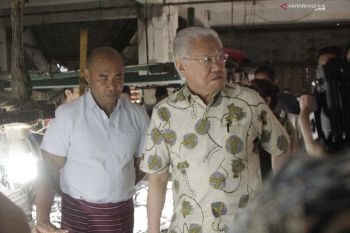Gubernur Laiskodat segera rapikan Pasar Naikoten Kupang