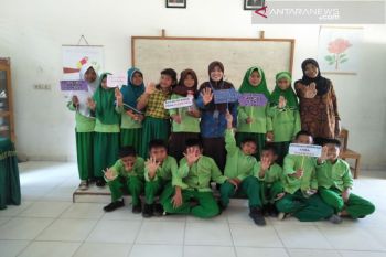 BNN Sultra sosialisasikan bahaya narkoba di SD 93 Kendari